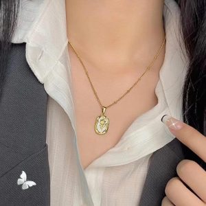 Tulip Grace Pendant Necklace